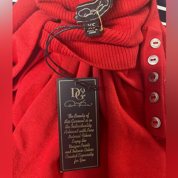 DG2 NWT Red Sweater w/ Matching Buttons On Sleeves and Hip!! - Picture 6 of 8